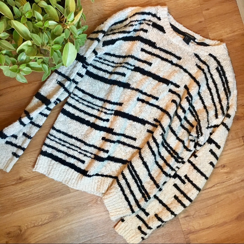 FOREVER 21 Blurred Lines Sweater